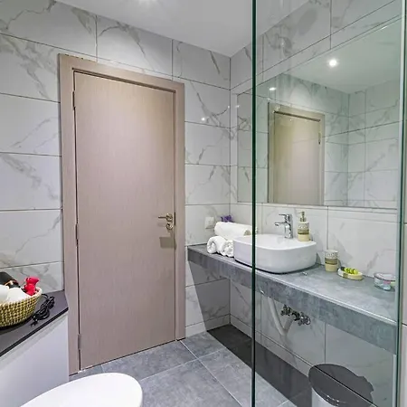 Tsimiski Contemporary 2 *